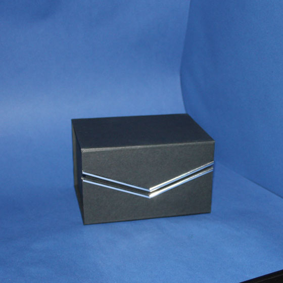 gift box, silver line, closed