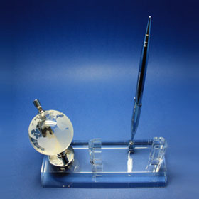 penholder with globe 2